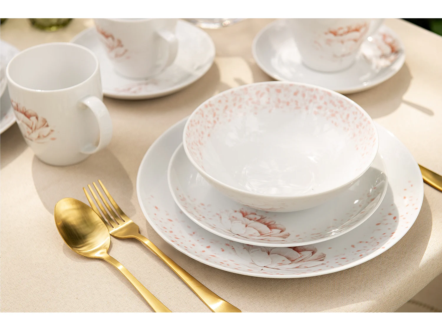 Kombiservice (24-tlg) - Porzellan - Weiß/Rosa - BOSS