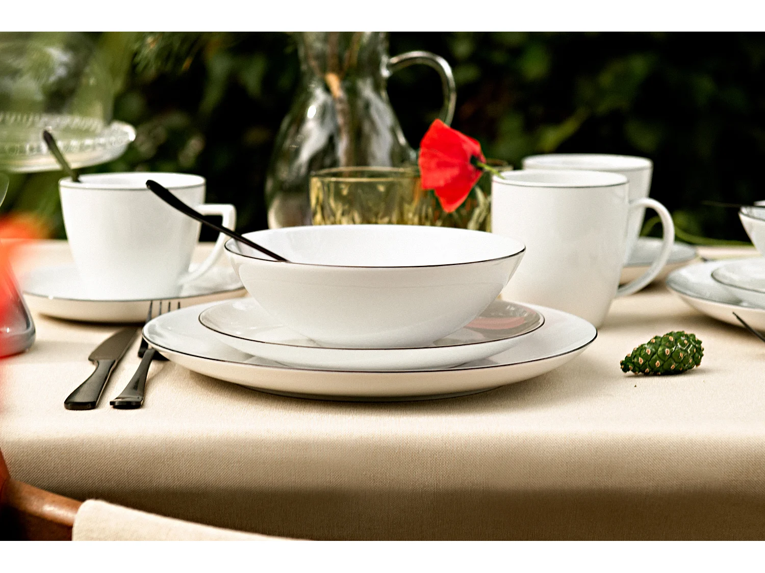 Kombiservice (24-tlg) - 6 Personen - Porzellan - Schwarzer Rand - BOSS