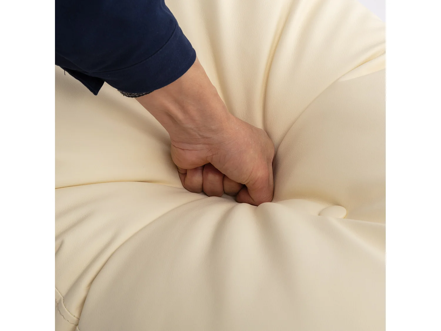 Polsterbett 140 x 200 cm, 2 Kissen am Kopfteil, PU-Leder, inklusive Boxspringbett, braune Farbe