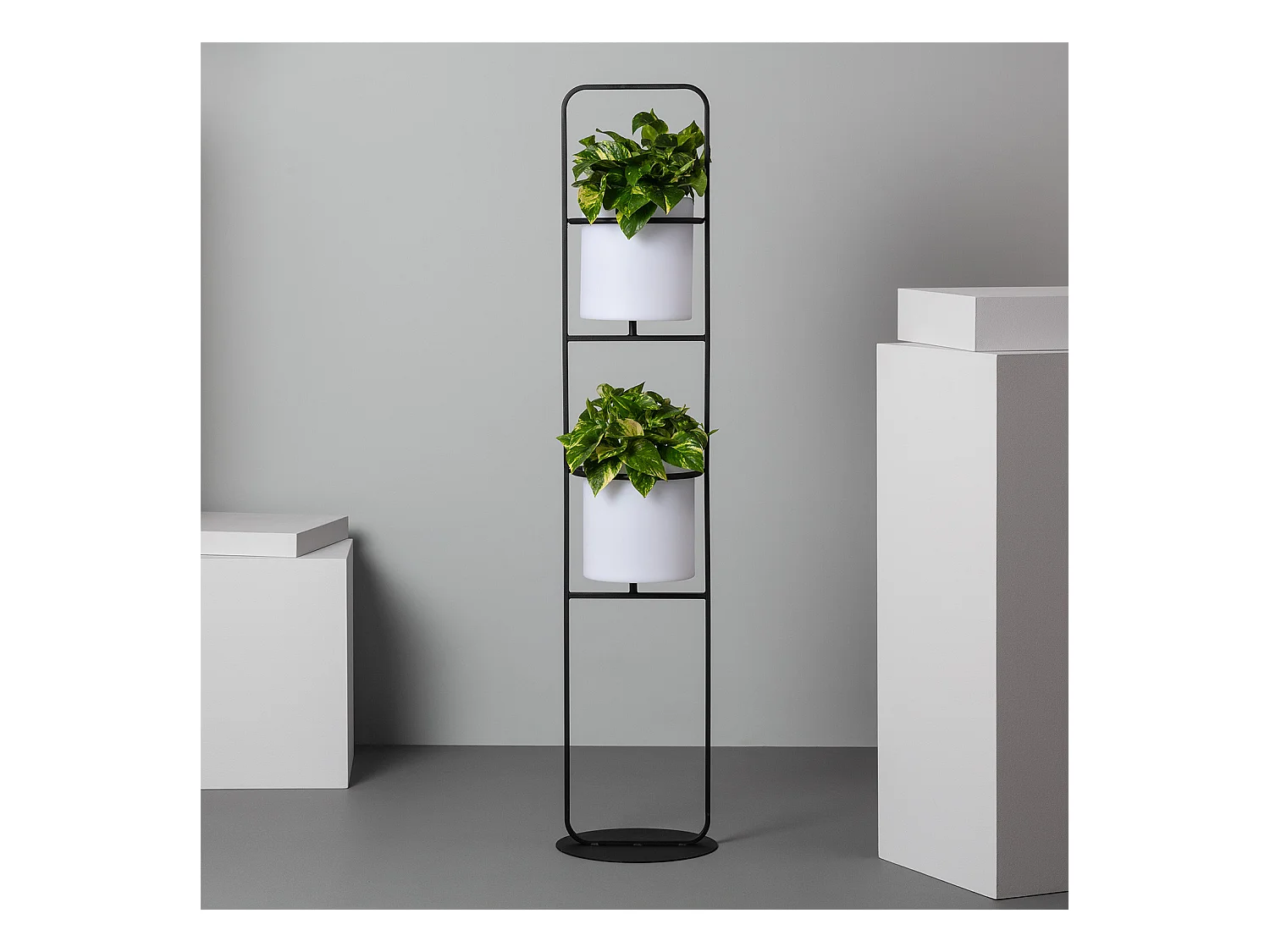 Ledkia Lampadaire LED Extérieur Métal RGB 5W Jardinière Ø30 cm Rechargeable IP65  RGBW