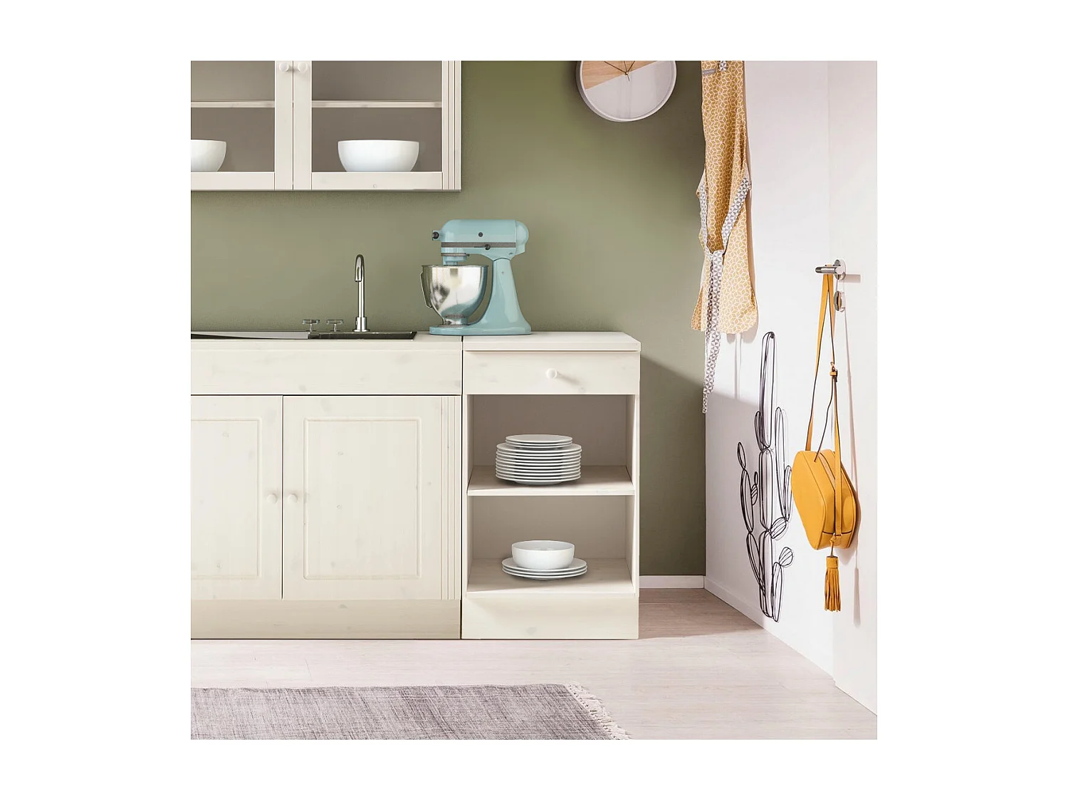 Anita | Armoire en pin blanc