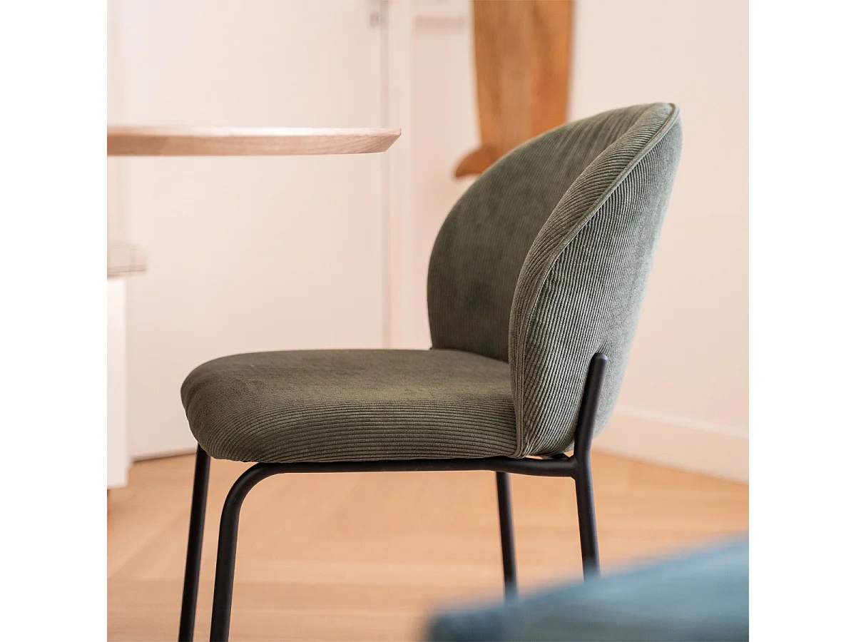 Lot de 2 chaises de salle à manger en velours côtelé vert kaki, piètement en métal noir - Noé