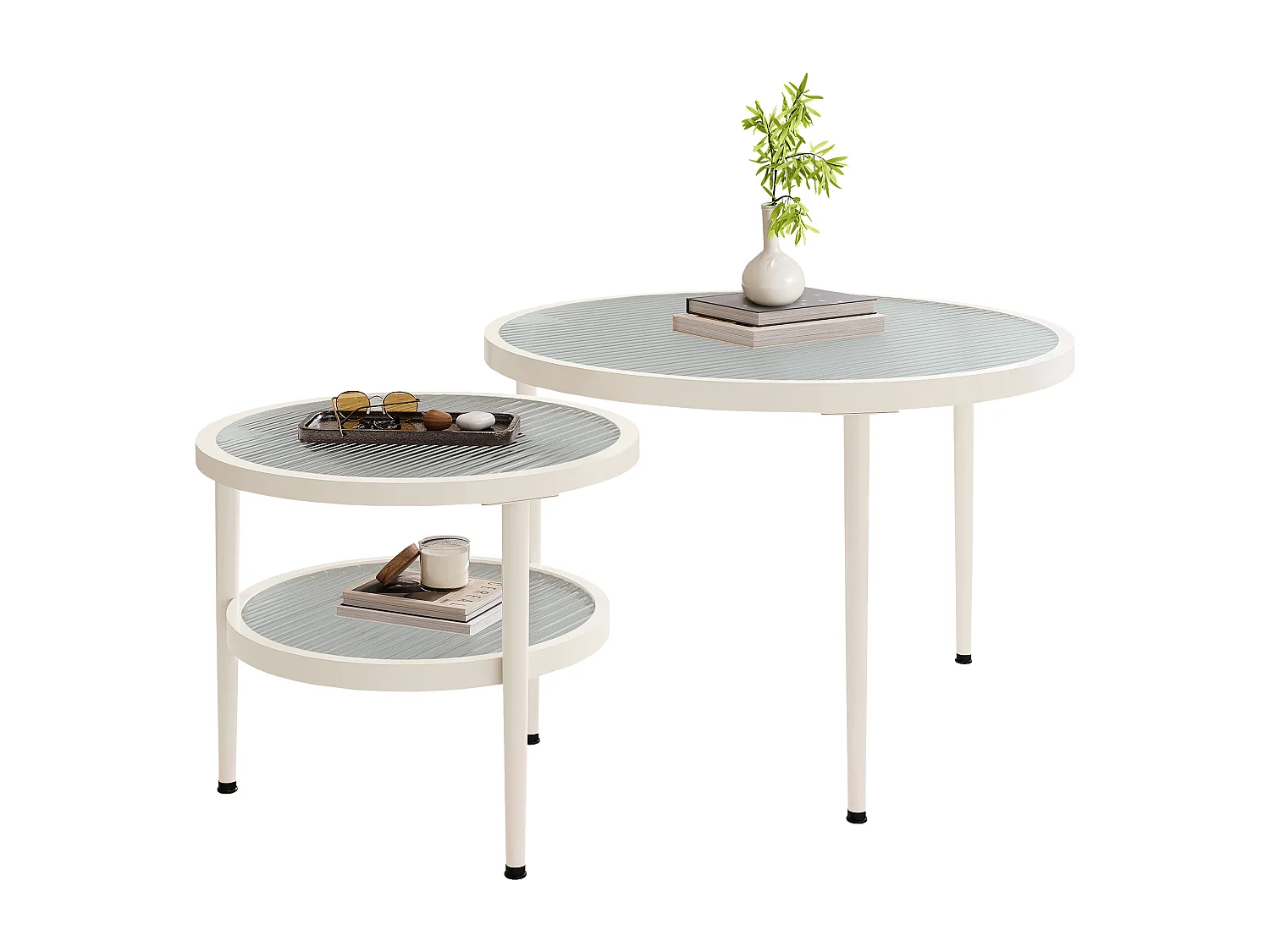 Set van 2 in elkaar passende salontafels, ronde bijzettafels, glazen blad, metalen poten, crèmewit