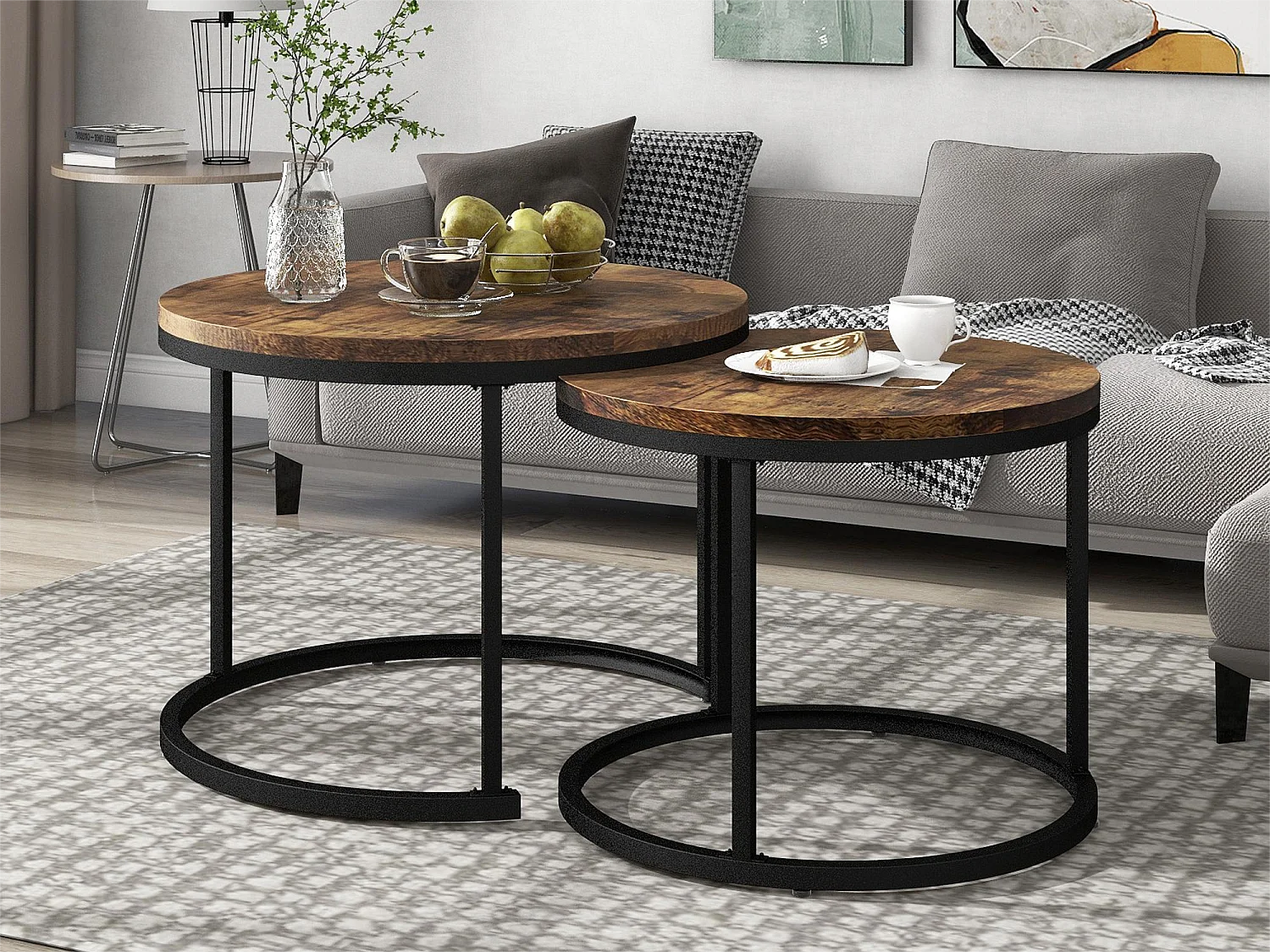 Set aus 2 ineinander steckbaren Couchtischen, runder MDF-Beistelltisch, marmoriertes Furnier, Industriestil, braun