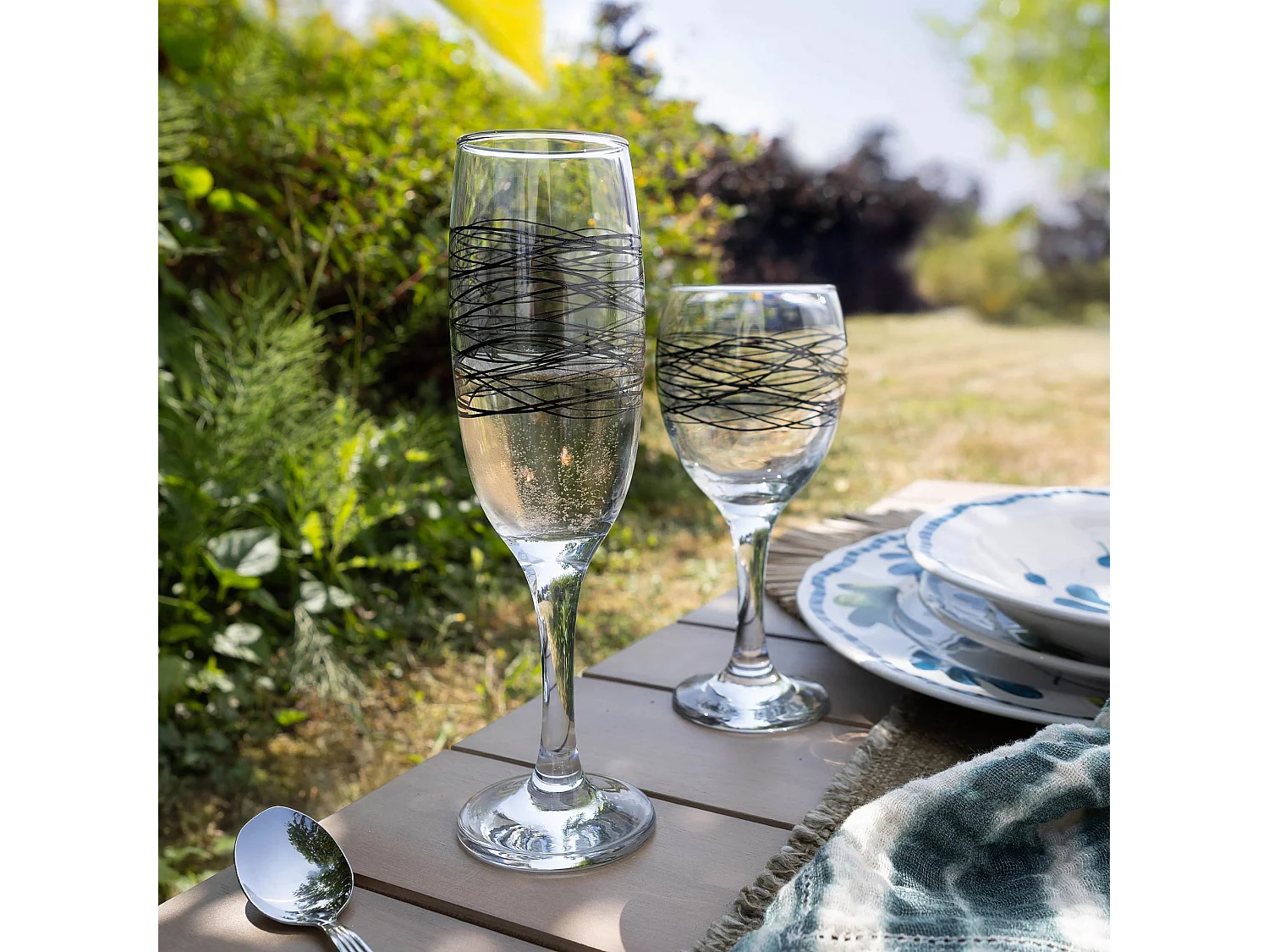 Novastyl - Lot 6 Verres A Pied Serpentin 20.5cl En Verre Avec Ligne Noire