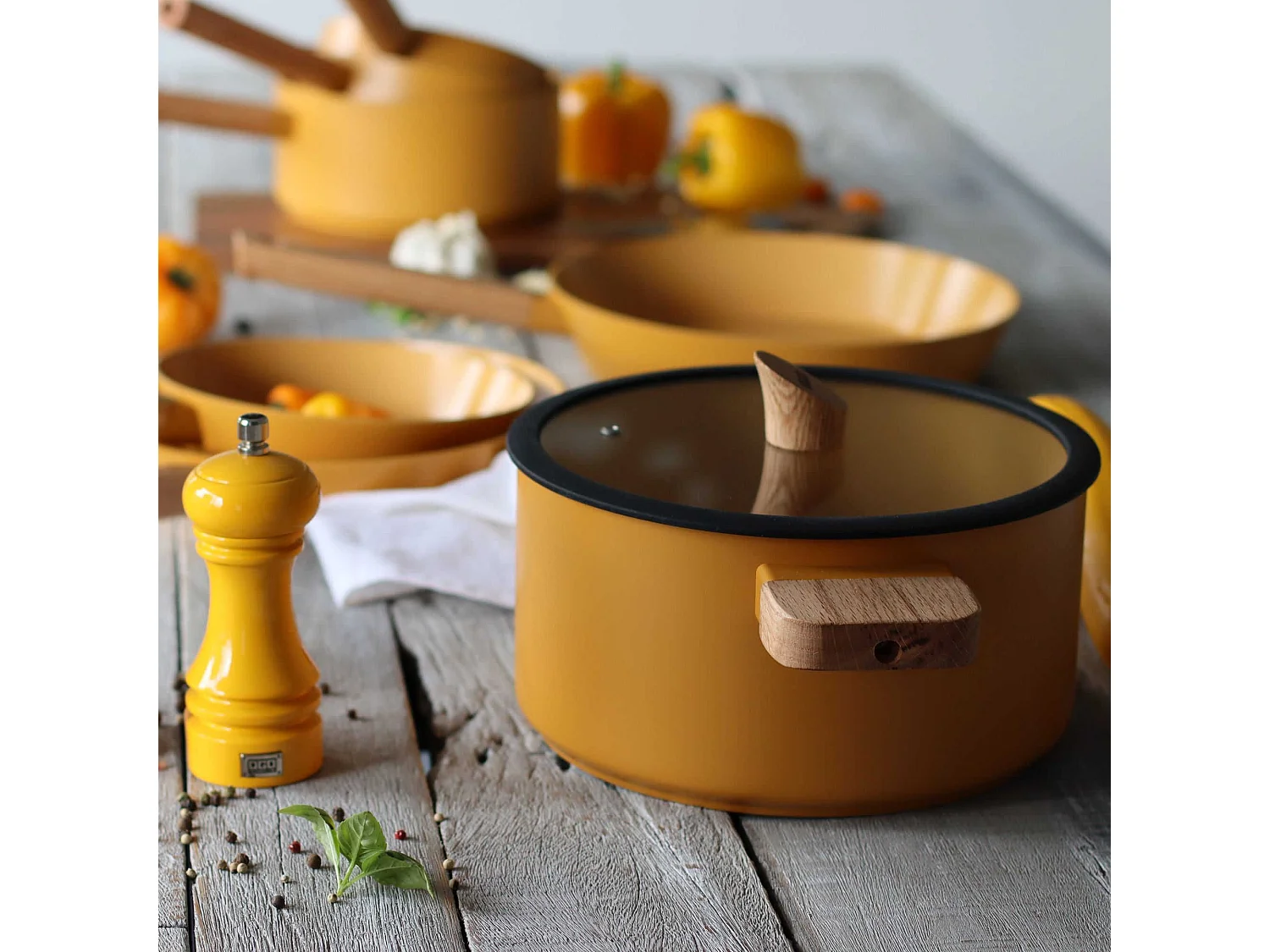 Ogo Living - Faitout Ector 24cm En Alu Revetement Ceramique Jaune Avec Manche Bois