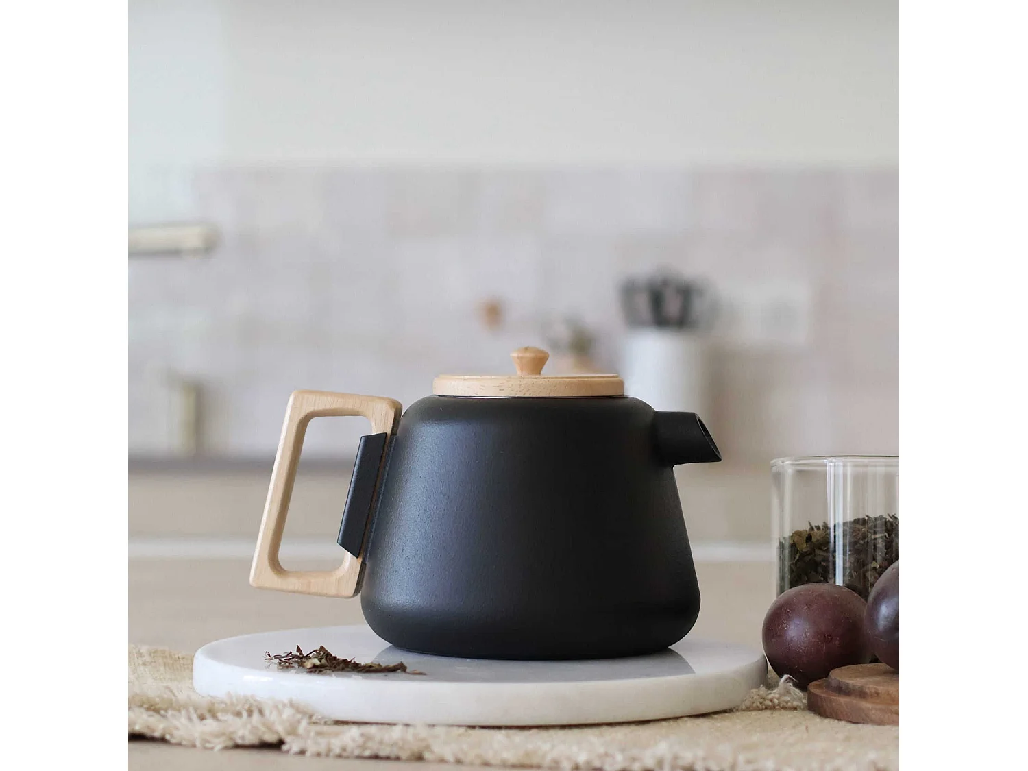 Ogo Living - Theiere Viggo 1000ml En Fonte Noir Avec Poignee Couvercle Bois