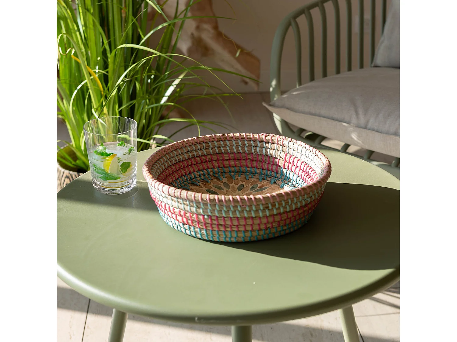 Now's Home - Plateau Rond En Jonc De Mer Et Nacre D30xh7cm Paros