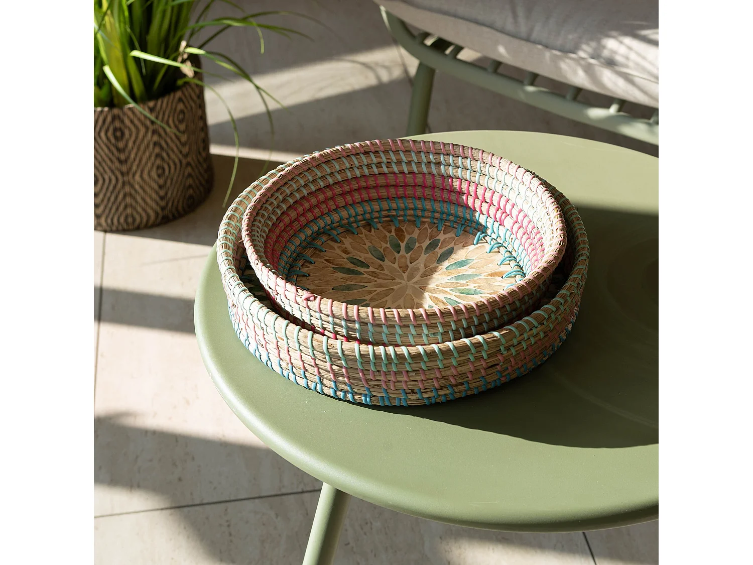 Now's Home - Plateau Rond En Jonc De Mer Et Nacre D30xh7cm Paros
