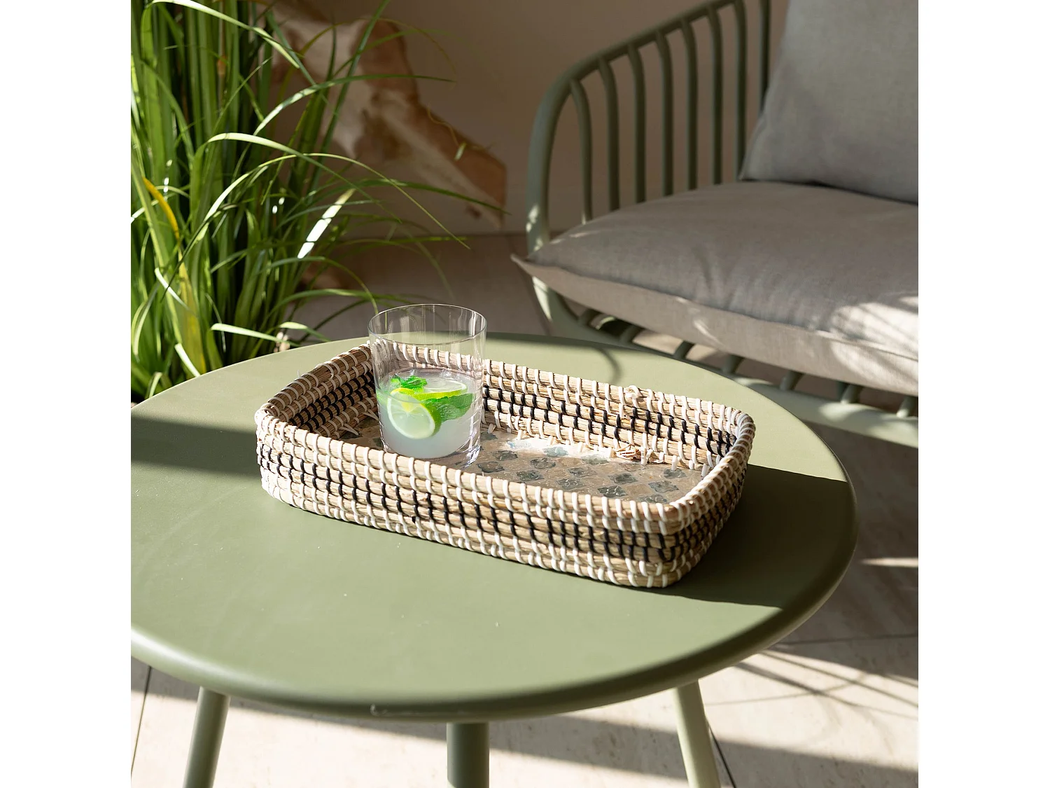 Now's Home - Plateau Rectangulaire En Jonc De Mer Et  Nacre 32x19cm Paros