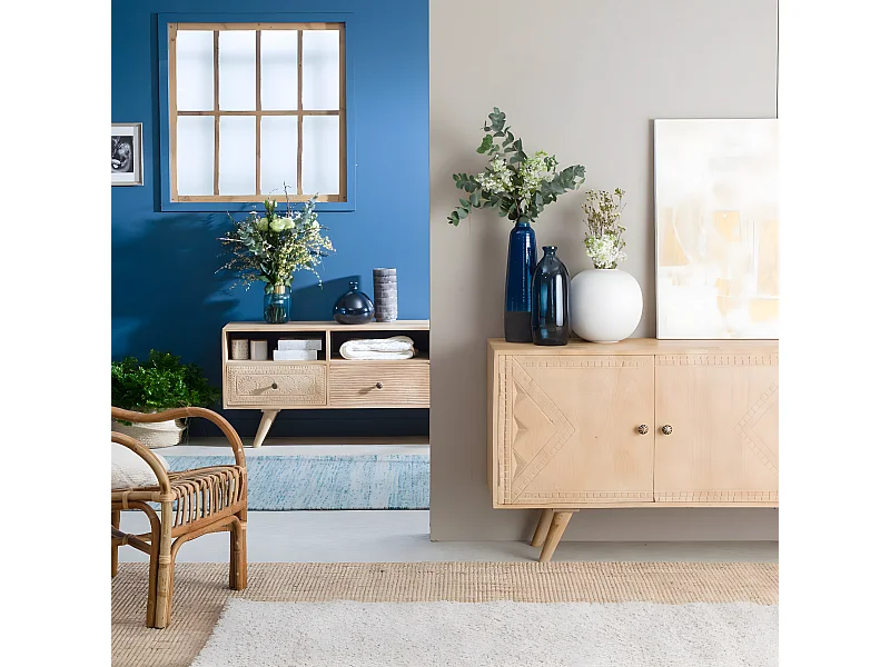 Buffet de madera de mango blanqueado Kamila estilo escandinavo con almacenamiento definido