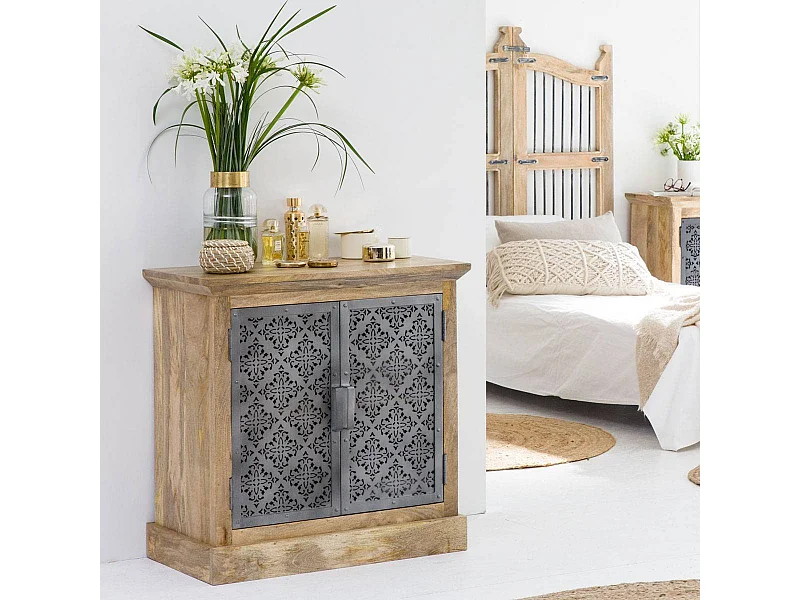 Bufé de madera de mango Sahara con motivos y metal gris