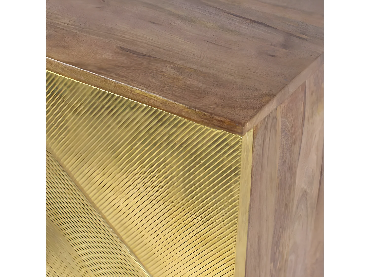 Bufé cuadrado de madera de mango y hoja de latón Gisèle - Estilo contemporáneo y funcional para espacios pequeños