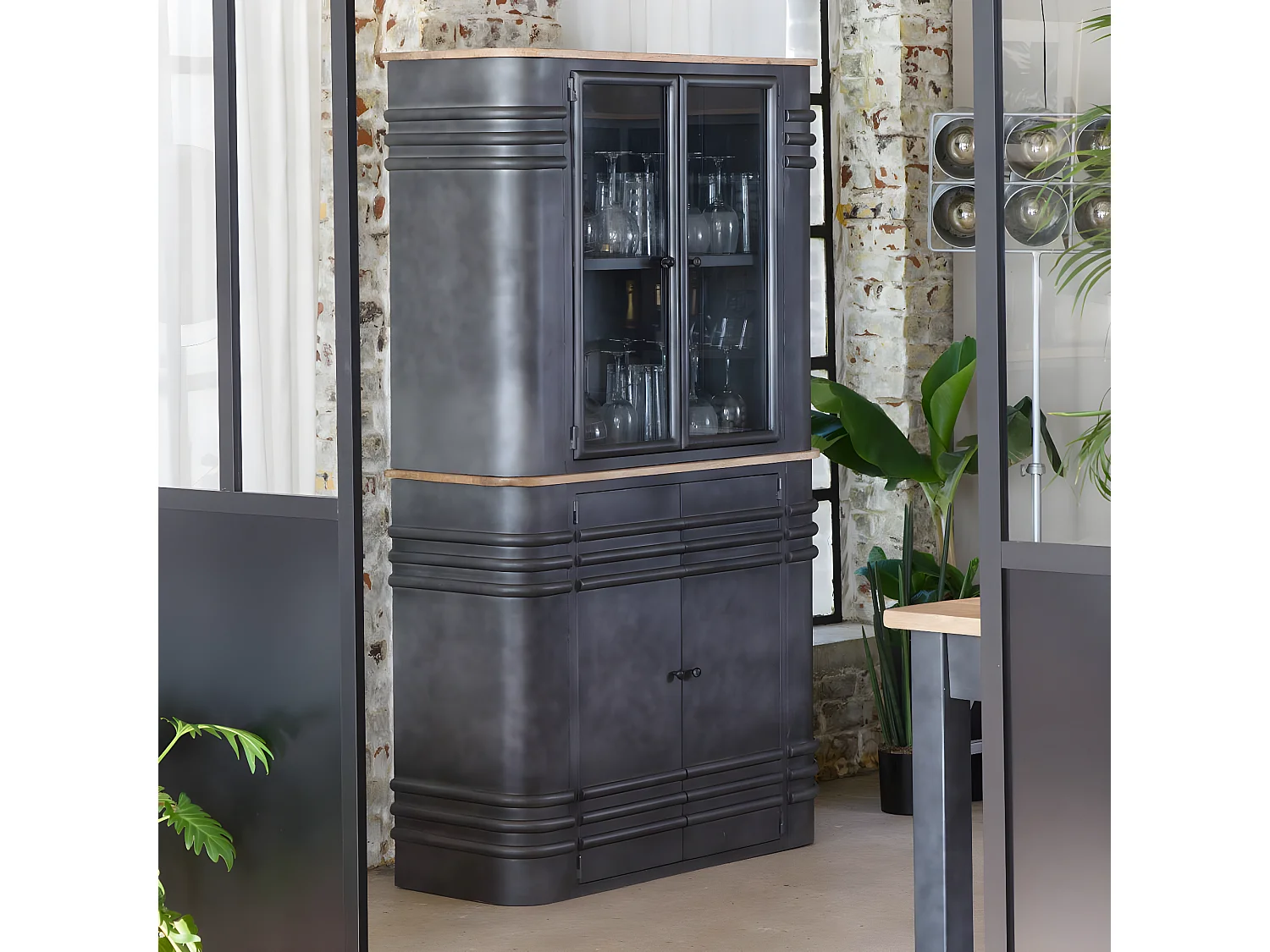 Buffet vitrine en métal Locker