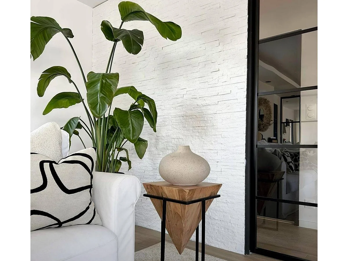 Bout de canapé en bois d'acacia et métal Roméo