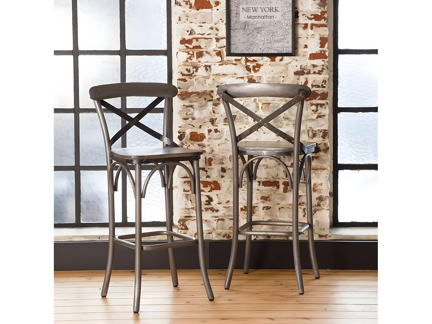 Taburete de bar industrial de metal gris y madera de mango gris