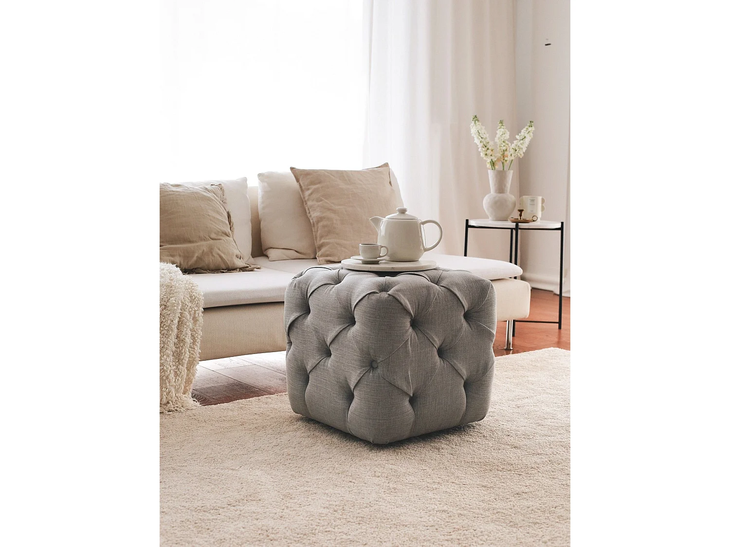 Pouf capitonné cubique Cerni 48x48cm Velours Gris