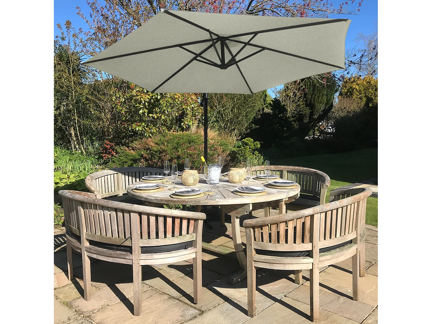 Parasol Cantilever Crème & Base Carrée 3m x 3m x 2.5m