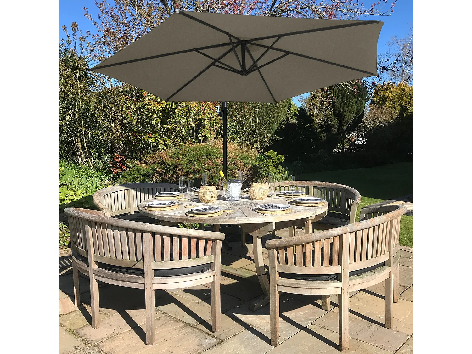 3m freischwingender Sonnenschirm Freischwinger Gartenschirm mit Kippfunktion, Sockel und Hülle im Set Beige