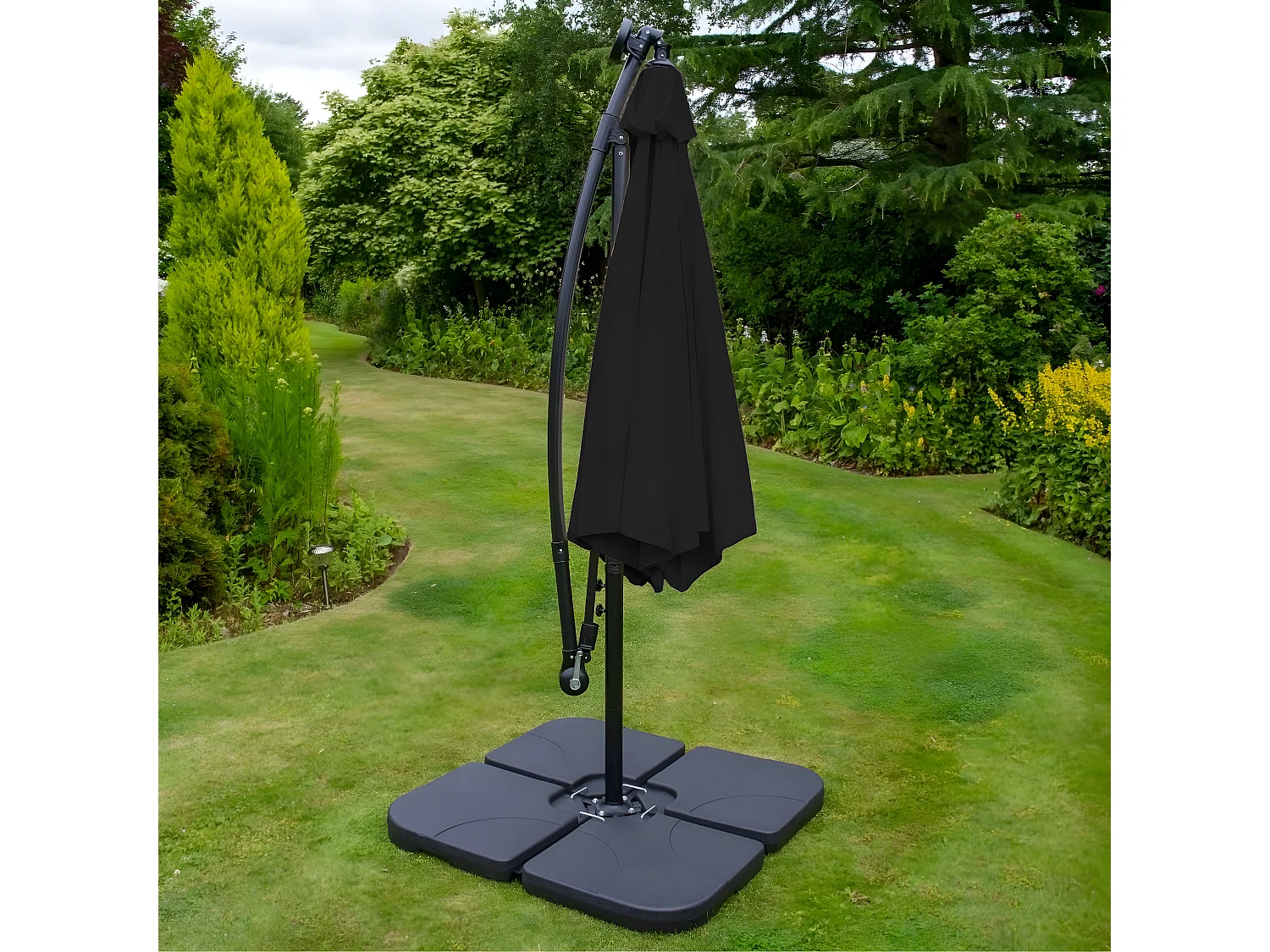 Zwarte 3m LED Zweefparasol met een eenvoudige voet