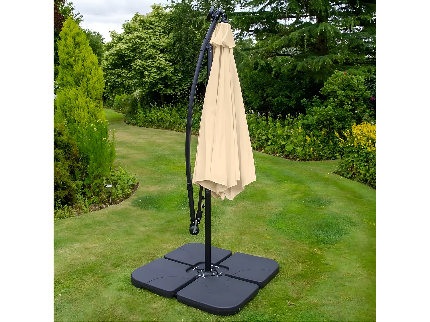 Beige 3m LED Zweefparasol met een eenvoudige voet