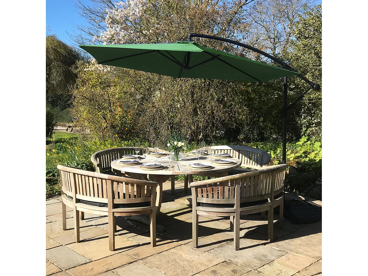 Zweefparasol + Vierkante Basis - Groen