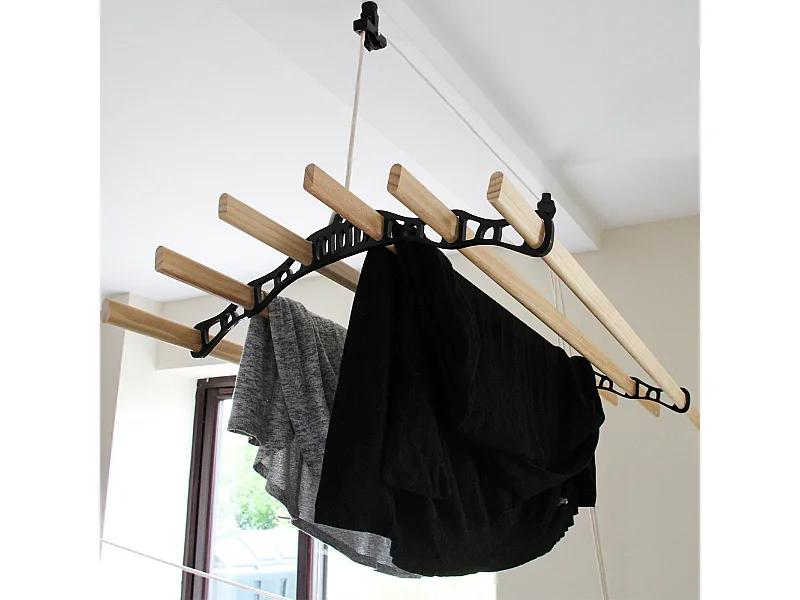 MonsterShop - Stendibiancheria da Soffitto con 6 Stecche di Legno 140cm e Supporti in Ghisa Neri per Asciugare Vestiti, Indumenti e Biancheria