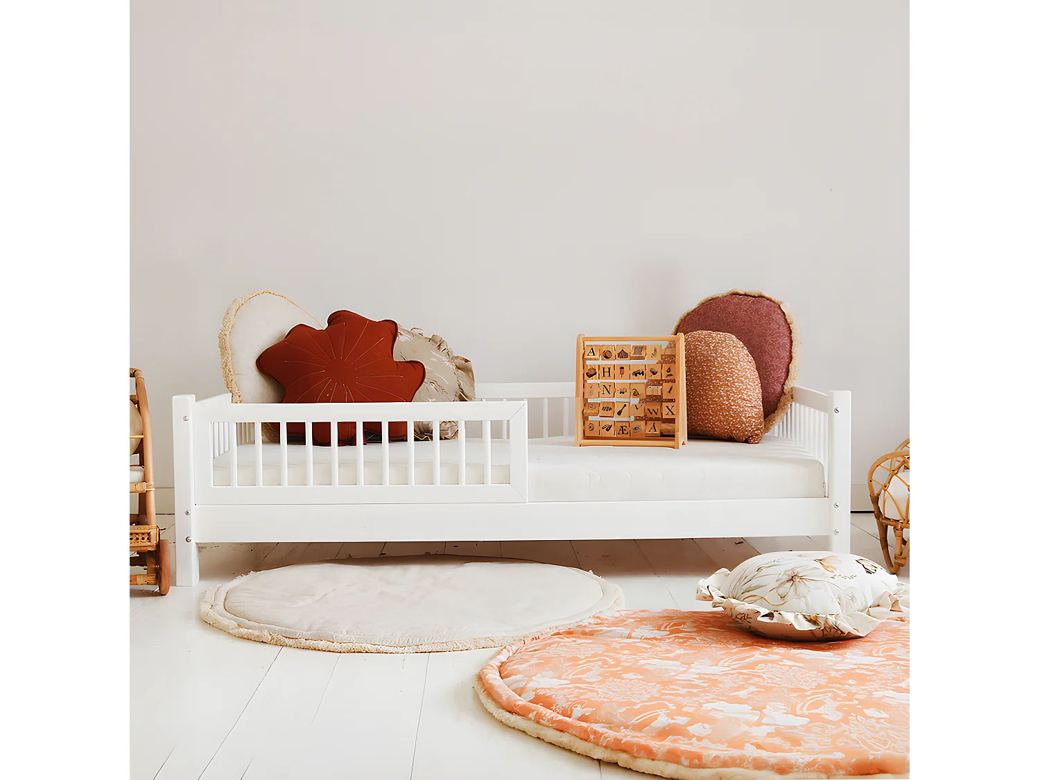 Cama 90x190 com calha e base de ripas com pés de 10 cm Adèle Branco