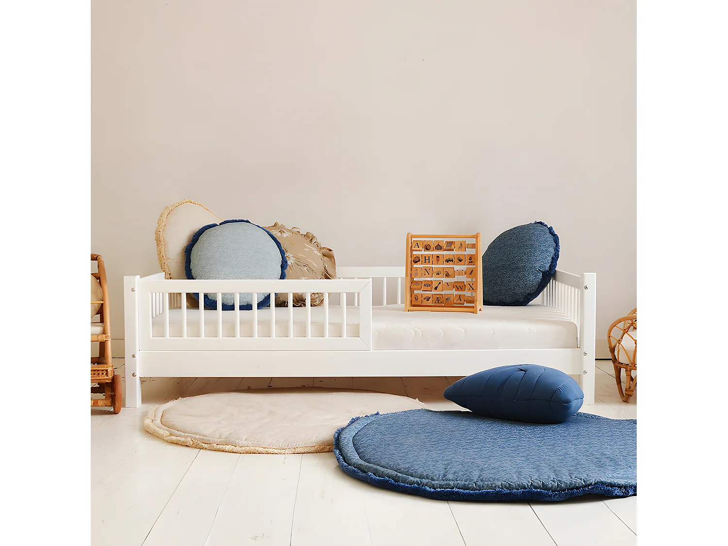 Lit 90x190 barrière et sommier inclus pieds 10 cm Adèle Blanc