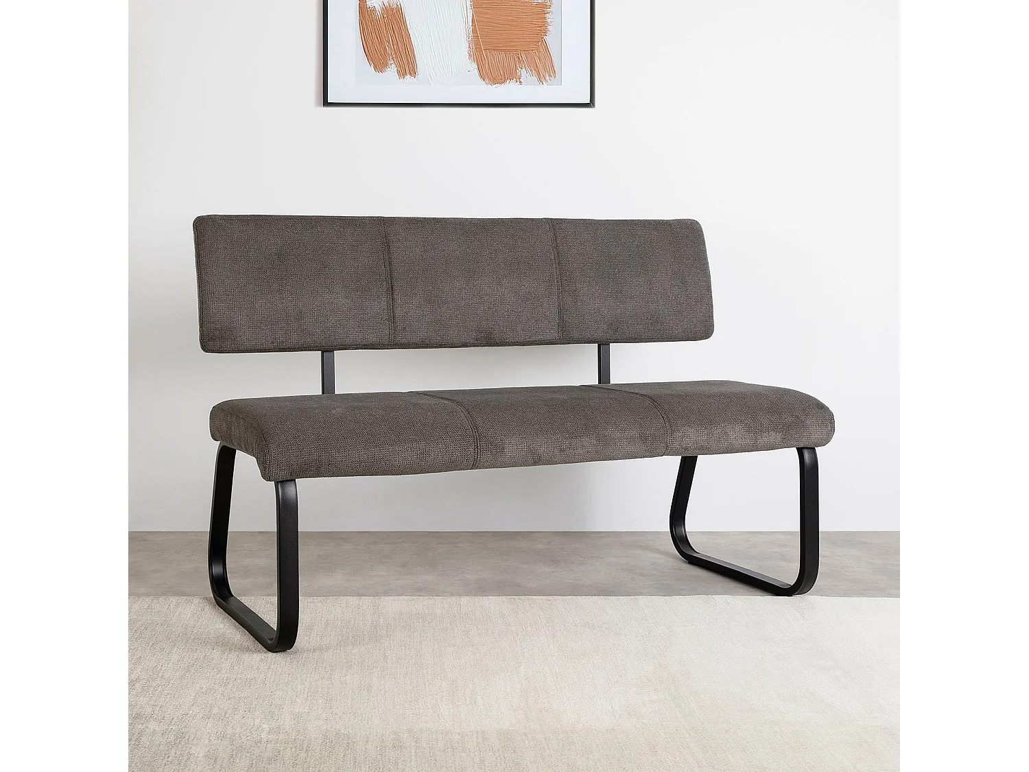 Banc design VILAS siège avec 3 places, banquettes avec dossier, revêtement en tissu gris foncé et piètement en métal noir