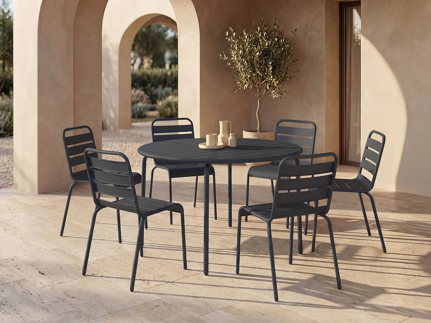 Tuineethoek van metaal - Een ronde tafel D130 cm en 6 opstapelbare stoelen - Donkergrijs - MIRMANDE van MYLIA