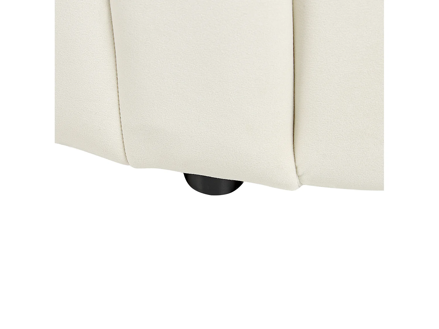 3-Sitzer Sofa Samt weiß gesteppt oval Muschelform niedrige Rückenlehne Malung