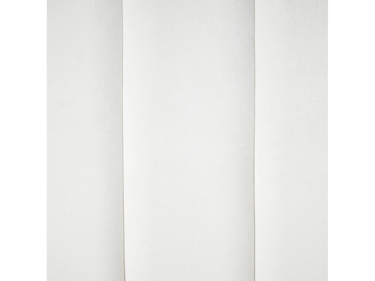 3-Sitzer Sofa Samt weiß gesteppt oval Muschelform niedrige Rückenlehne Malung