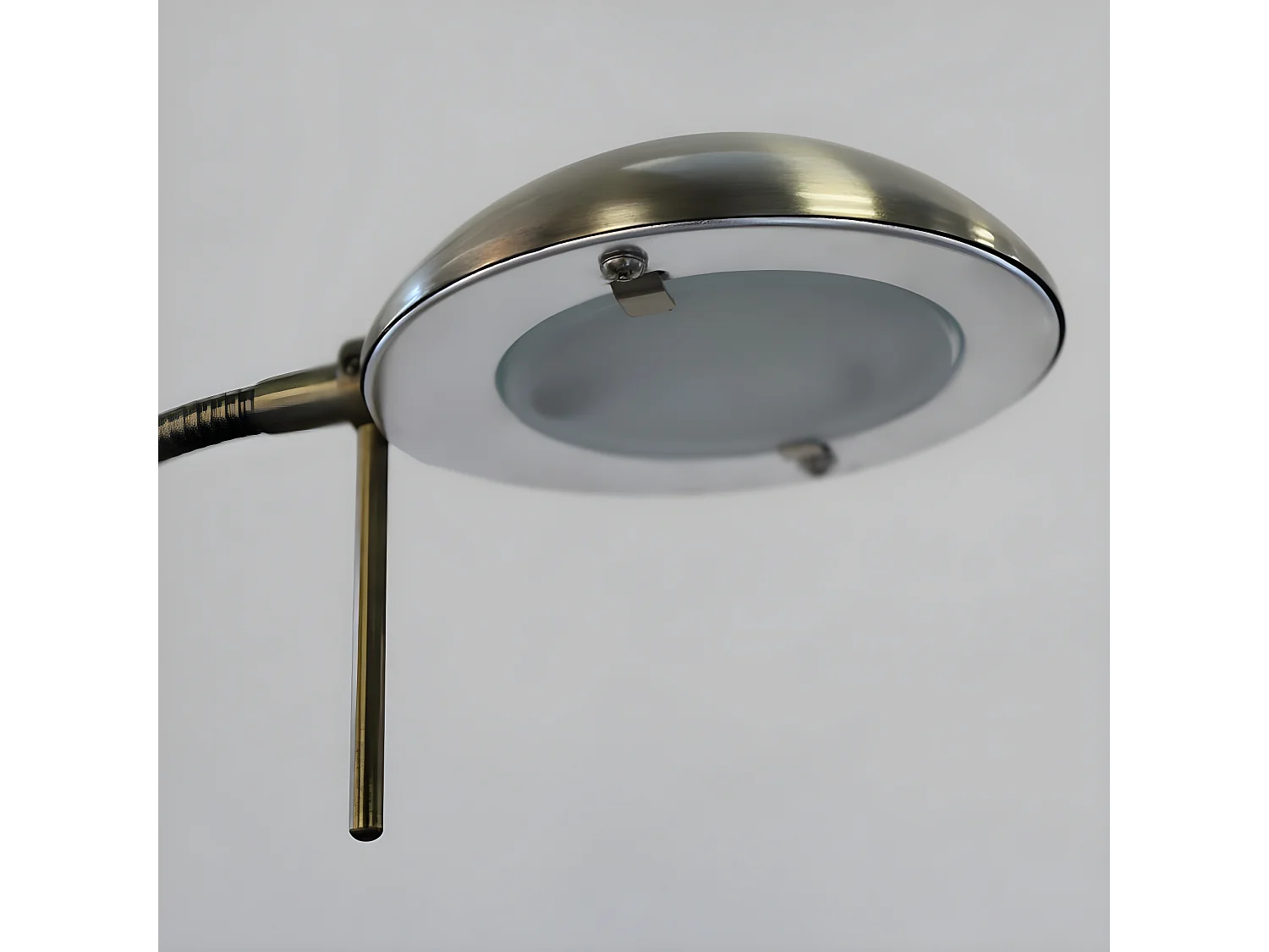 Lampadaire LED avec étagère Olimpia et bras de lecture orientable 18W+5W H180cm - Cuir