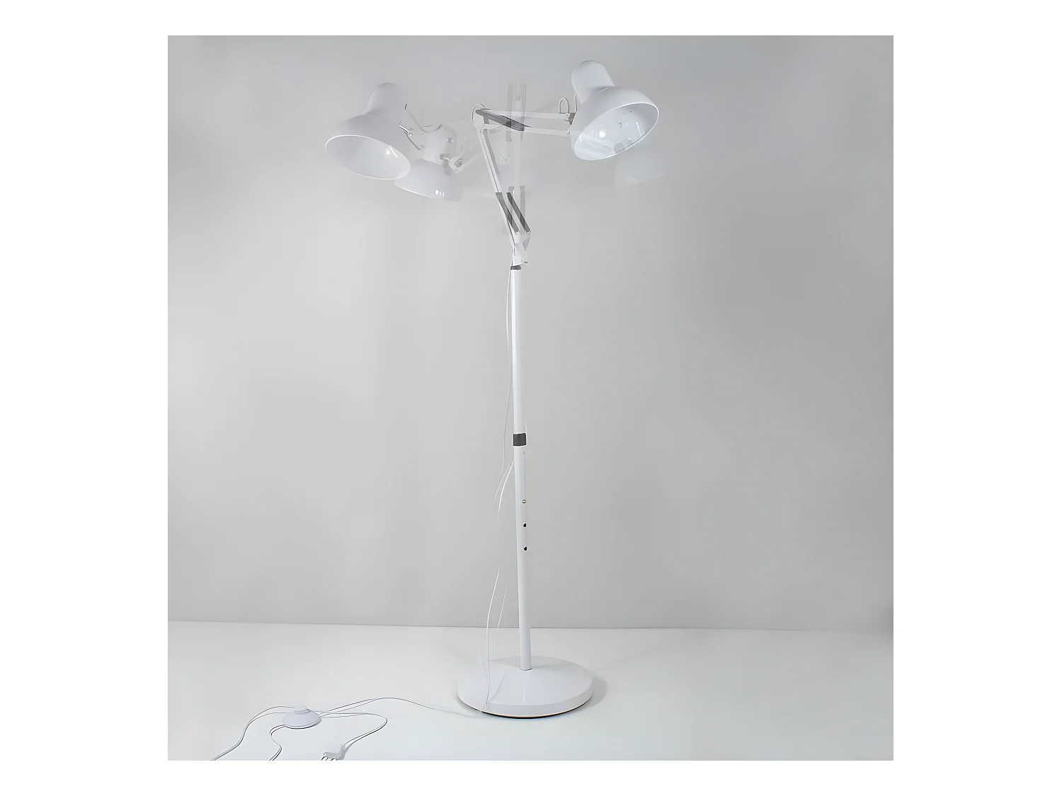Lampada da terra snodabile Avati stile retrò vintage - Metallo 1xE27 - Bianco