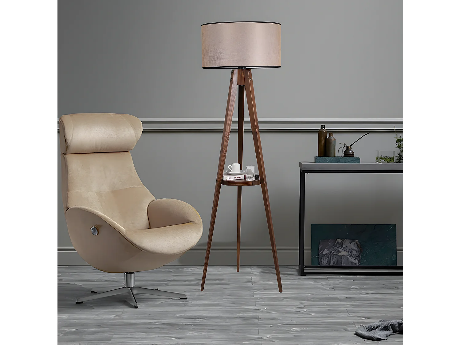 Lampe avec trépied et étagère en bois Grady et abat-jour en tissu H153cm 1xE27 - Crème