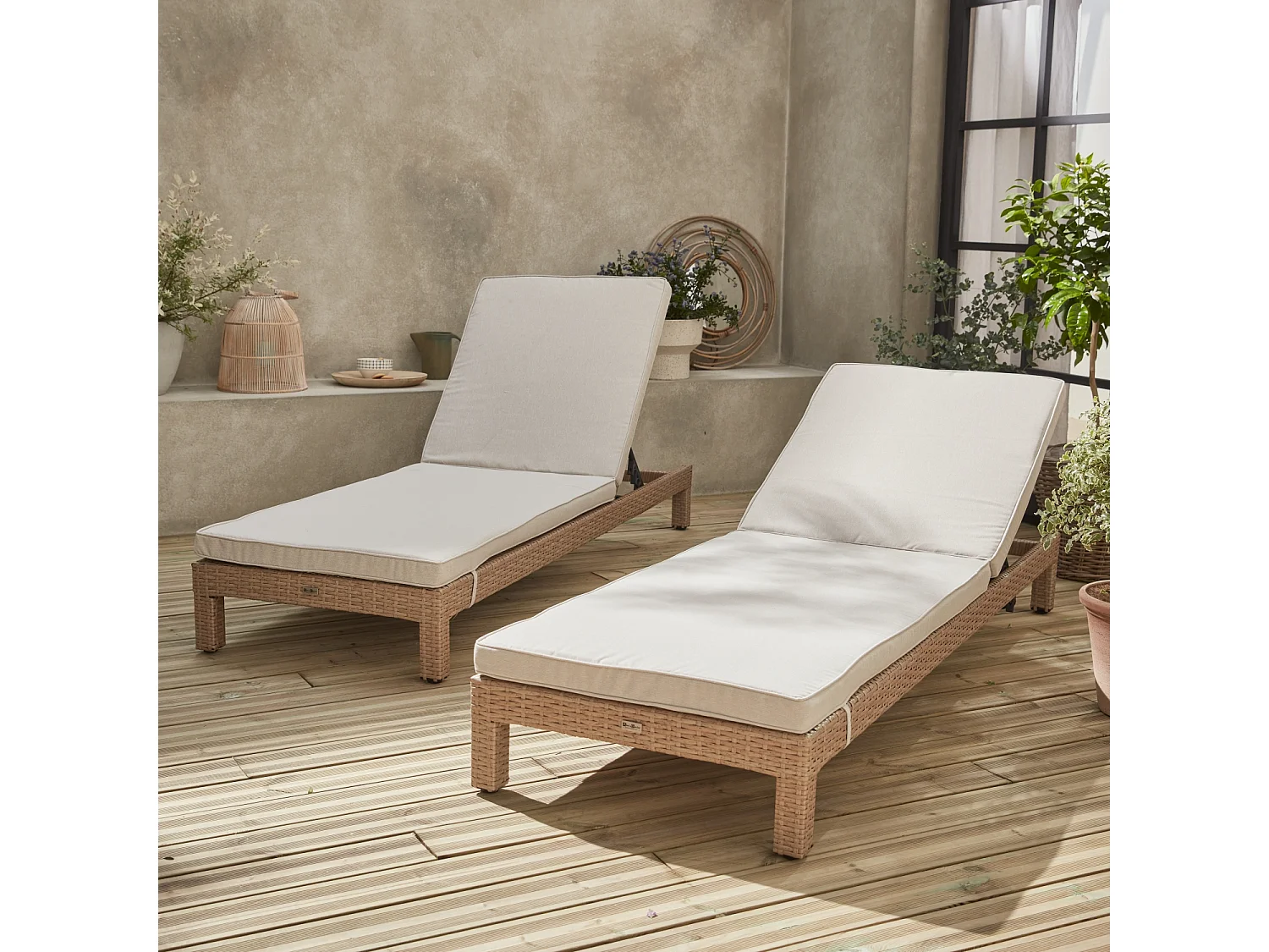 Set di 2 lettini prendisole in resina intrecciata, marrone naturale