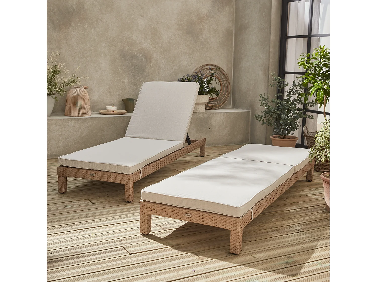 Set di 2 lettini prendisole in resina intrecciata, marrone naturale