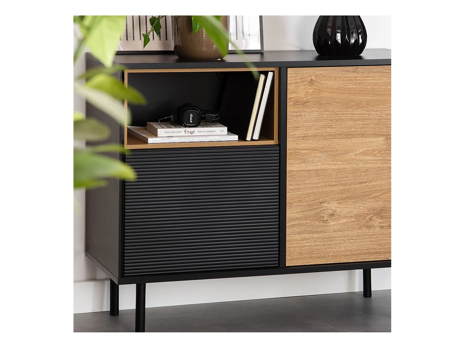 Kommode Weineinlage - schwarz / Eiche natur - LOFTY