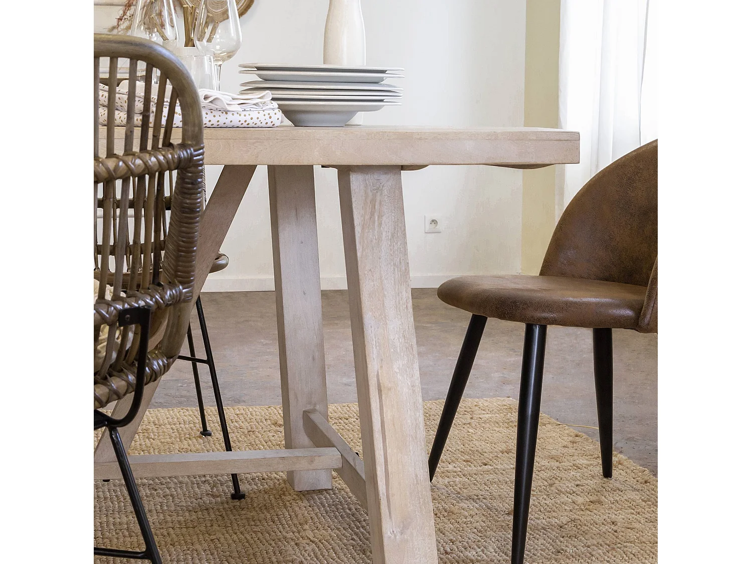 Table à manger avec allonges en bois de manguier blanchi Terra