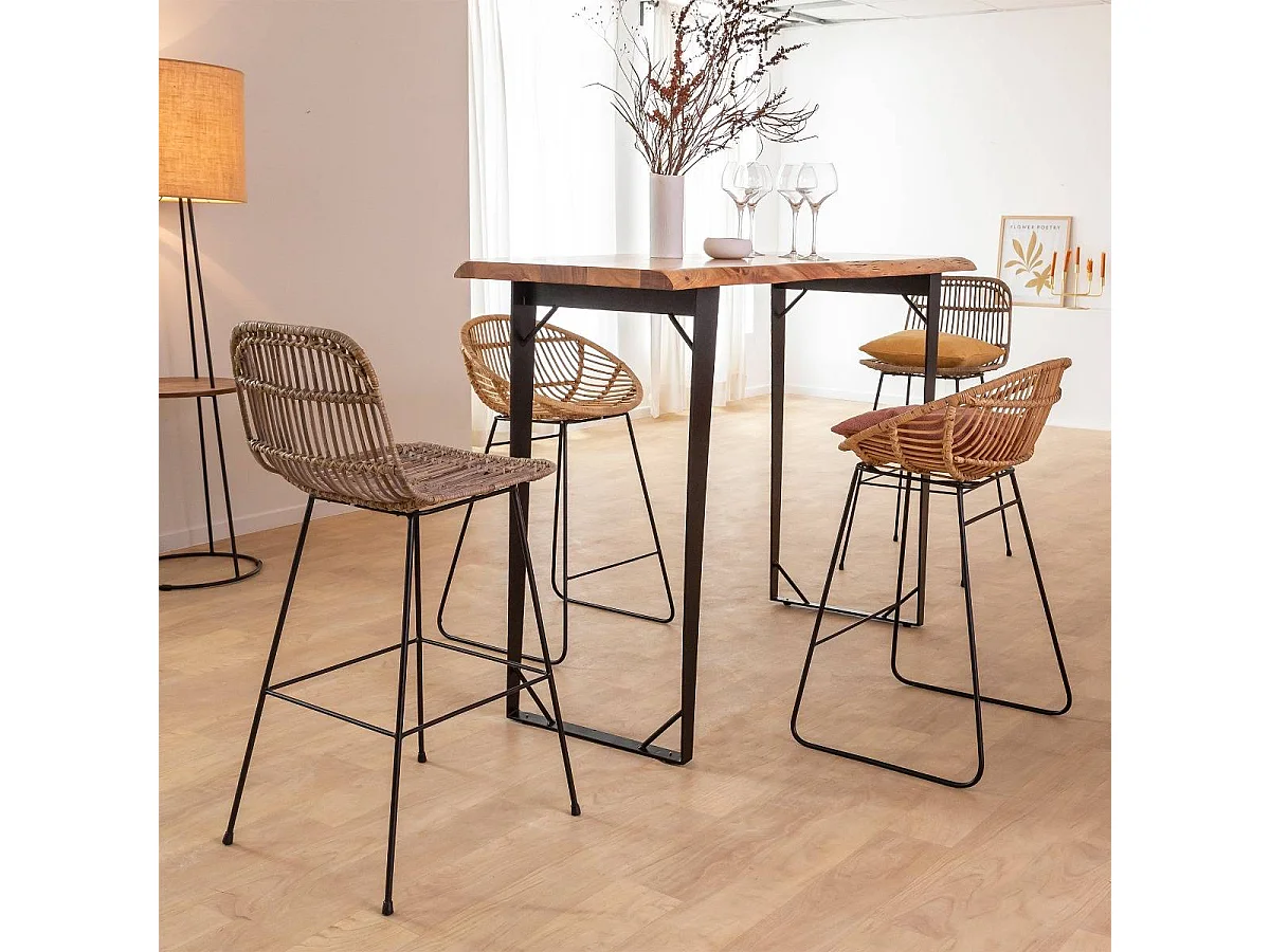 Mesa alta de madera de acacia Tree para 6 personas con patas metálicas asimétricas de estilo diseño