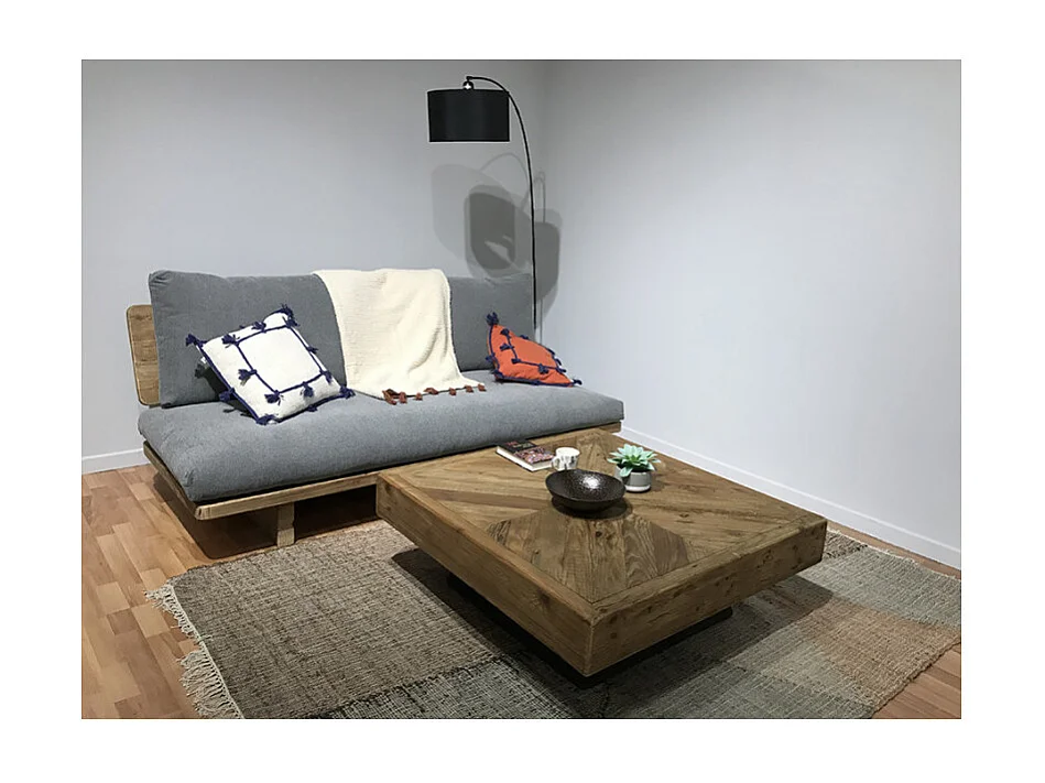 Table basse carré 100 cm en bois recyclé et pied trapèze - CHALET