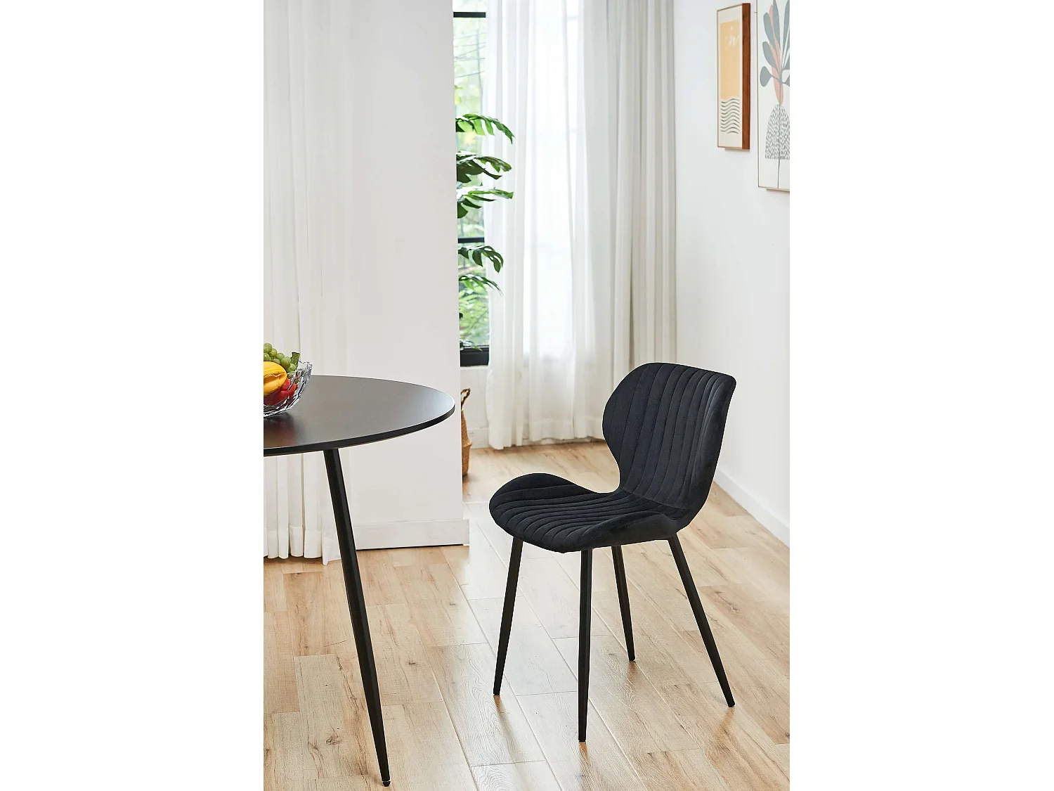 Lot de 4 chaises matelassées de salle à manger en velours AKORD SJ.17 Noir