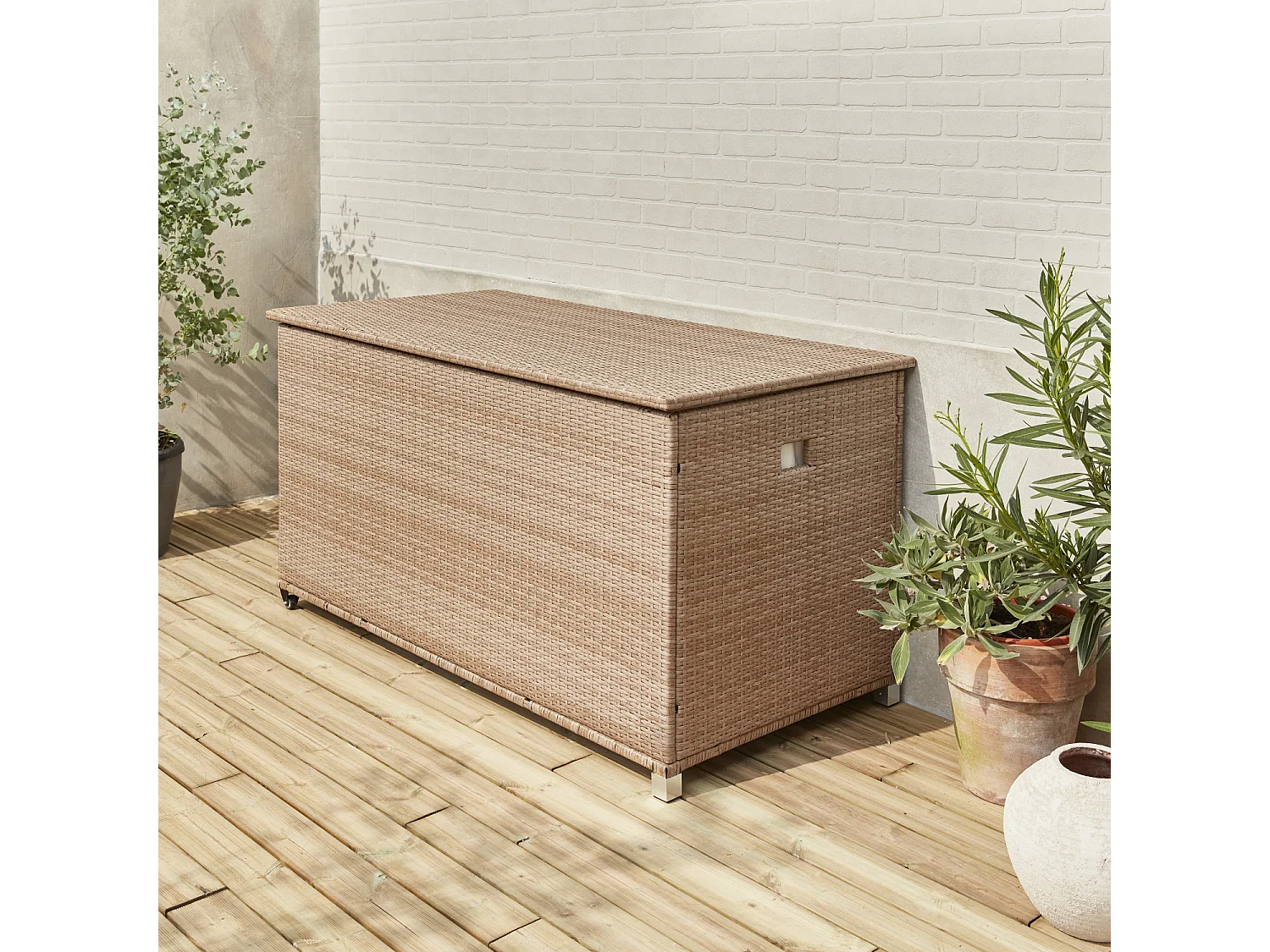 Baule da giardino in resina intrecciata con rotelle e fodera interna,