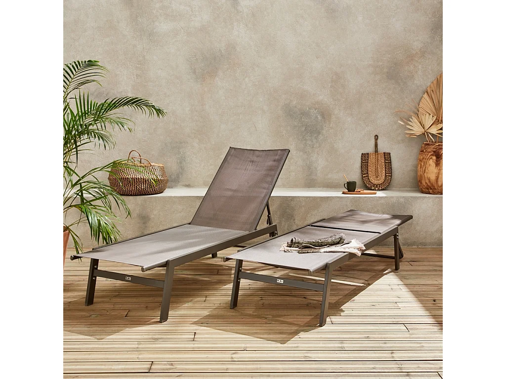 Lot de 2 transats taupe. 5 positions. en textilène et métal. FLORA.  L155 x P59 x H106cm