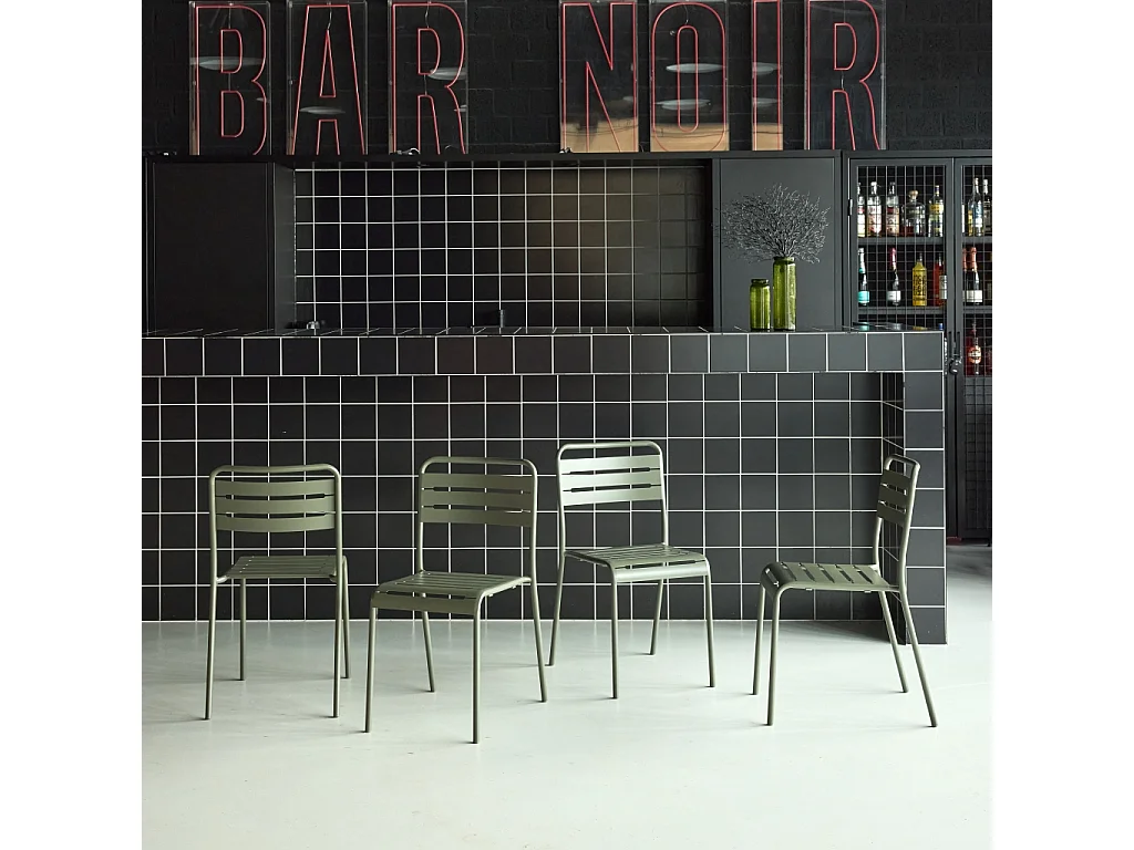 Lot de 4 chaises de jardin acier. 4 places. kaki. Amelia. L44 x P52 x H79cm