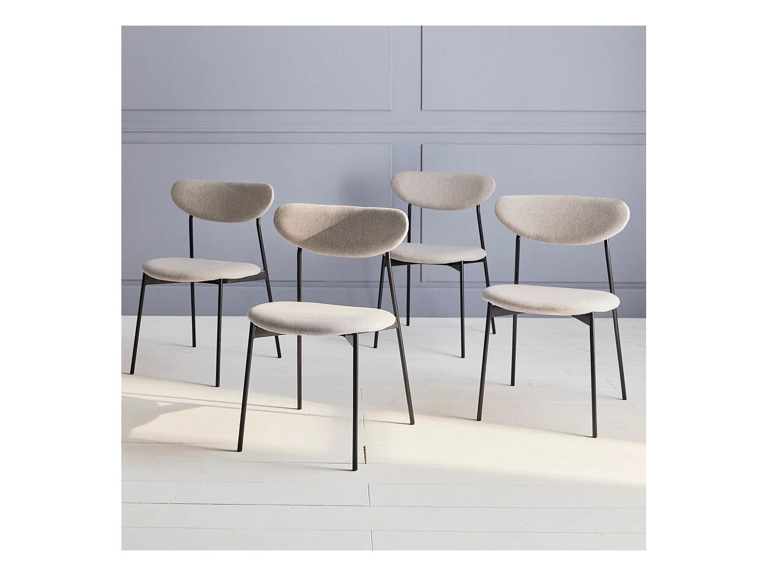 Set di 4 sedie da pranzo vintage con gambe in acciaio, grigio chiaro