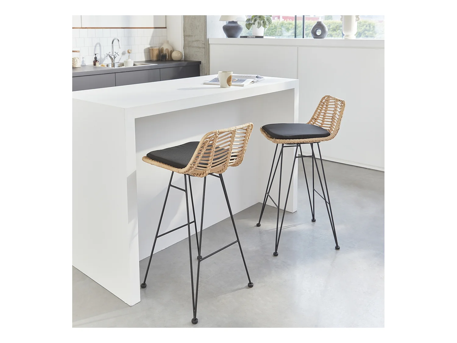 Taburete de bar de metal y ratán, set de 2 negro