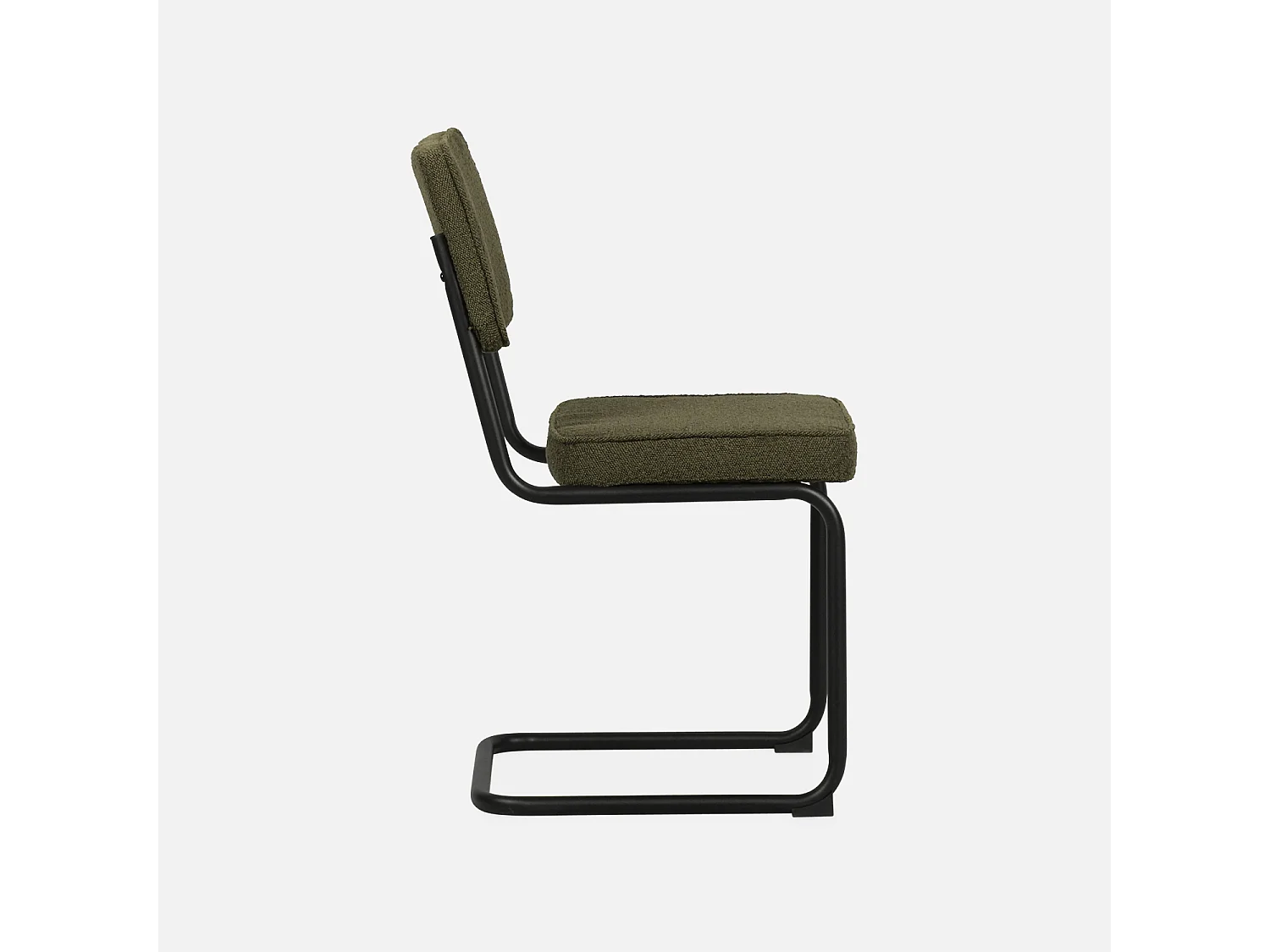 Lot de 2 chaises cantilever bouclette texturée verte. Maja. L46 x P54.5x H84.5cm