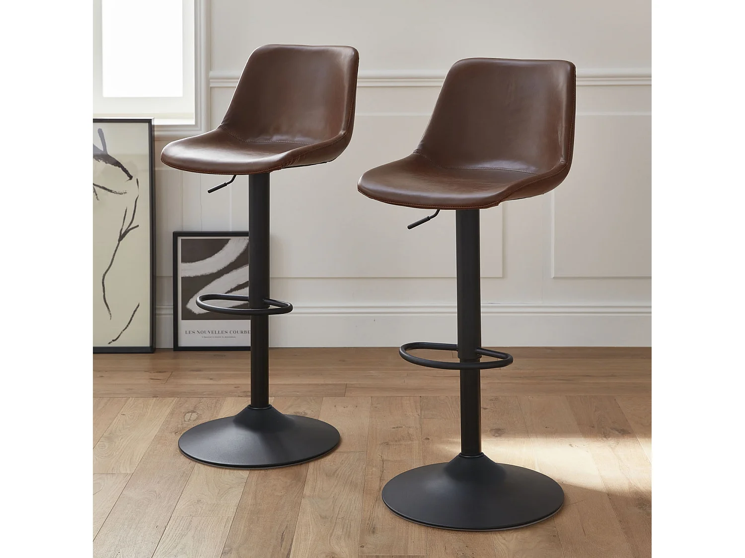 Lot de 2 tabourets de bar réglables - Noah - simili cuir marron - hauteur réglable 60.5/81.5cm. repose-pieds